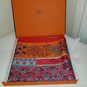 ⭐ON SALE/FIRM PRICE⭐NWT Vintage Hermes Silk Scarf